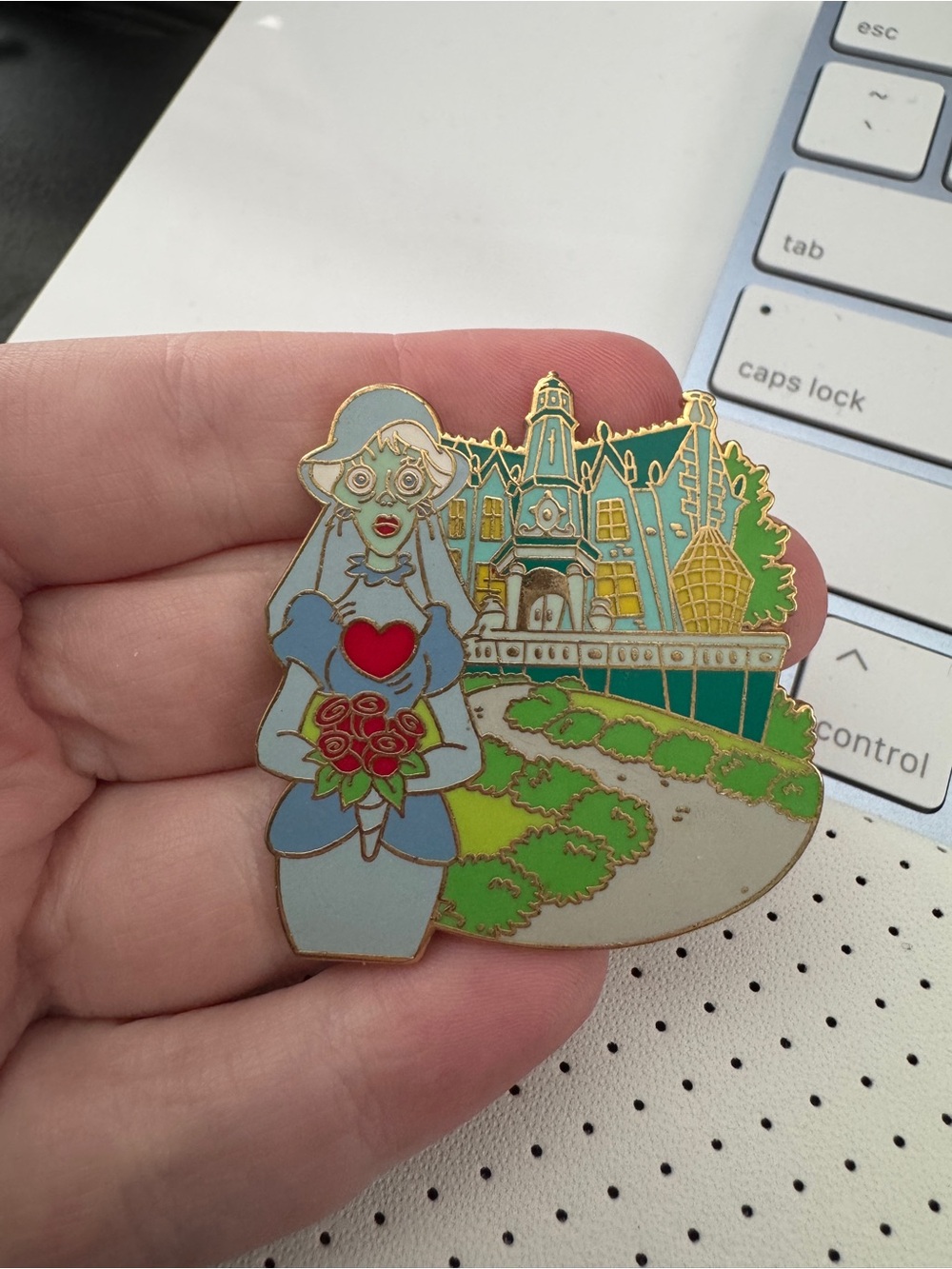 Disney Pin LE 1500 Bride Haunted  Mansion Gold Card Series